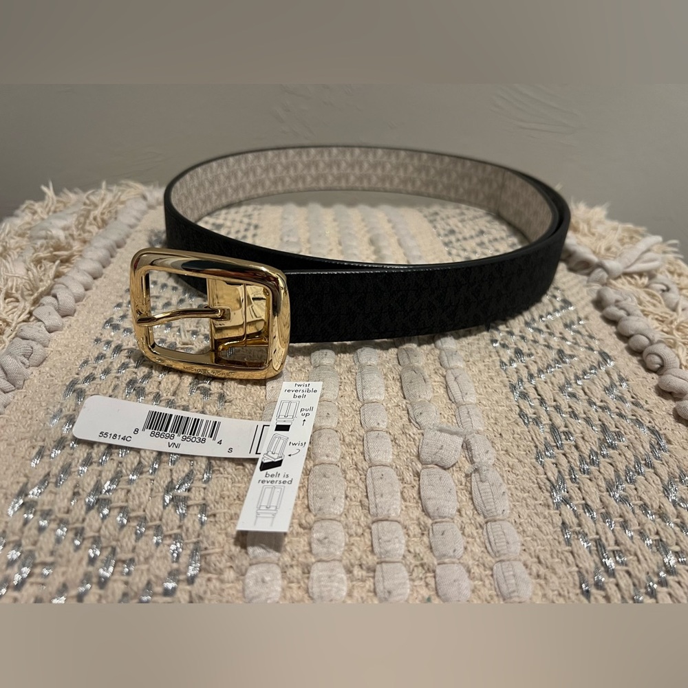 Authentic Michael Kors Women Reversible Belt Size Small White Black